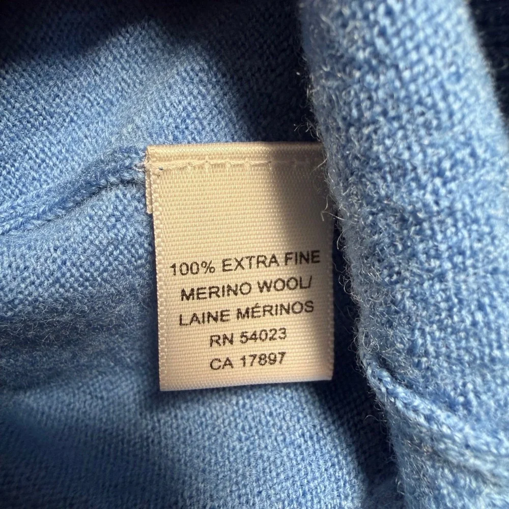 Banana Republic V-Neck Sweater Mens L Blue‎ Extra Fine Italian Merino Wool READ